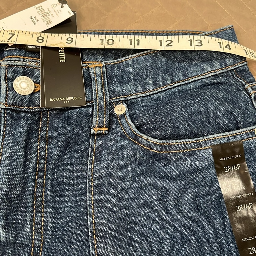 Banana Republic Mid-Rise Dark Wash Straight Cargo Jeans/NWT/28 Petite - Picture 10 of 13